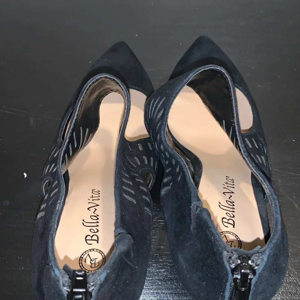 Bella Vita Dani dress shootie with cutouts womens Pump. Size 9 Wide.